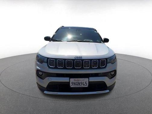 Silver Zynith Metallic Clearcoat 2025 Jeep Compass Limited