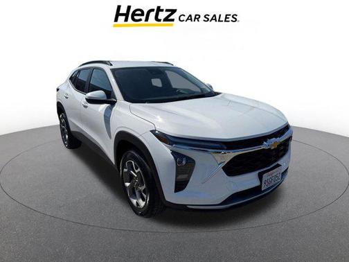 Summit White 2025 Chevrolet Trax LT