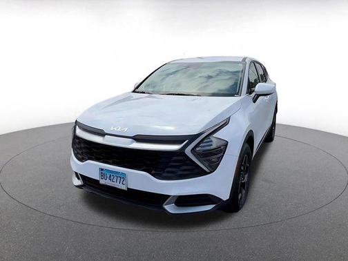 Glacial White Pearl 2025 Kia Sportage LX