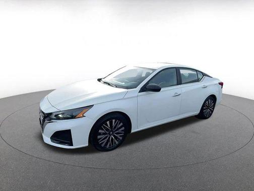 2025 Nissan Altima SV FWD