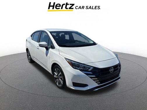 Aspen White Tricoat 2025 Nissan Versa 1.6 SV