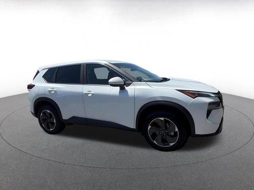 Everest White Pearl 2025 Nissan Rogue SV