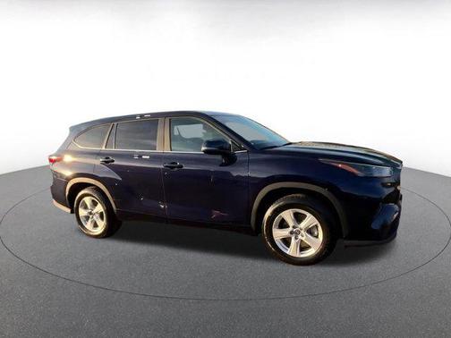 2025 Toyota Highlander LE