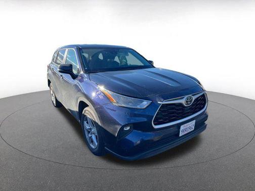 2025 Toyota Highlander LE