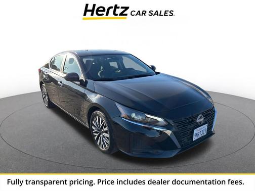 Super Black 2025 Nissan Altima SV FWD