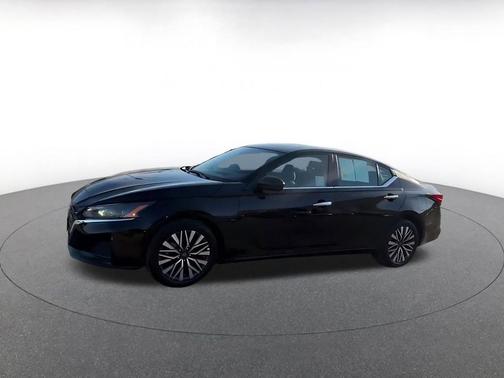 Super Black 2025 Nissan Altima SV FWD