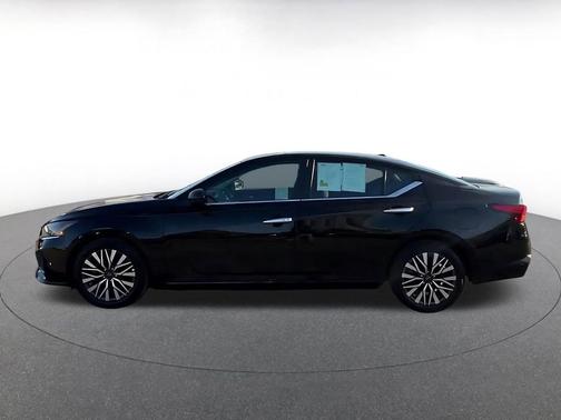 Super Black 2025 Nissan Altima SV FWD