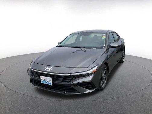 2025 Hyundai ELANTRA SEL