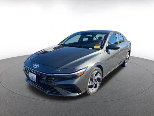 2025 Hyundai ELANTRA SEL