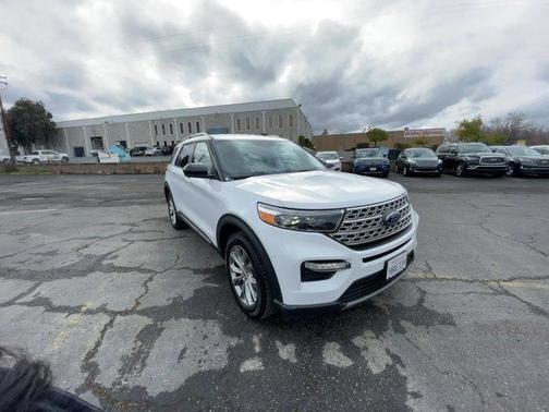 Photo 3 of 45 of 2022 Ford Explorer Limited