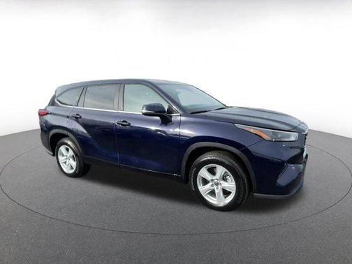 2025 Toyota Highlander LE