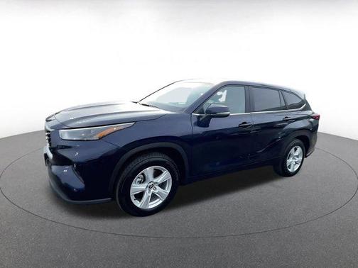 2025 Toyota Highlander LE