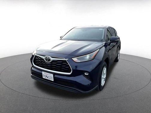 2025 Toyota Highlander LE