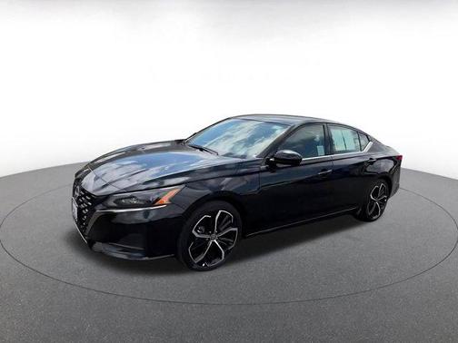 Super Black 2025 Nissan Altima SR FWD