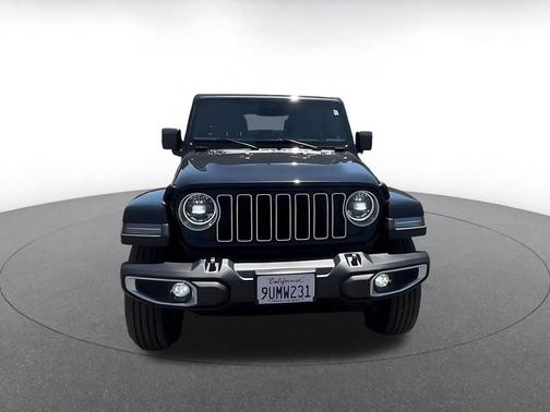 Black Clearcoat 2025 Jeep Wrangler 4-Door Sahara 4x4