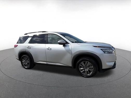 Brilliant Silver Metallic 2025 Nissan Pathfinder SV FWD