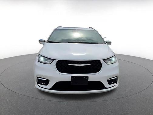 Bright White Clearcoat 2022 Chrysler Pacifica Limited