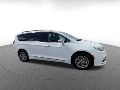 Bright White Clearcoat 2022 Chrysler Pacifica Limited
