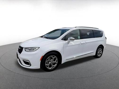 Bright White Clearcoat 2022 Chrysler Pacifica Limited