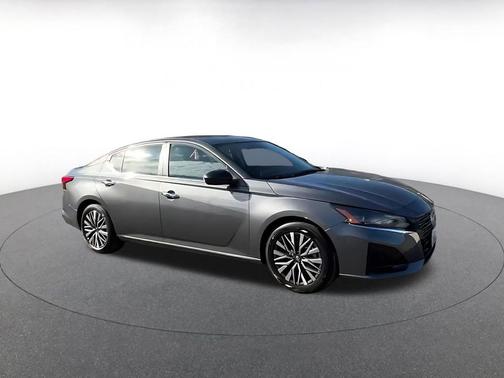 Gun Metallic 2025 Nissan Altima SV FWD