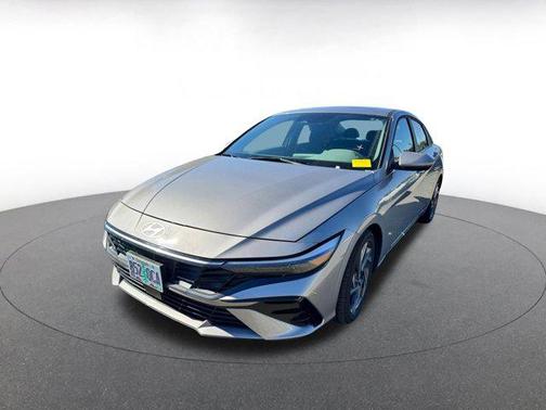 2025 Hyundai ELANTRA SEL