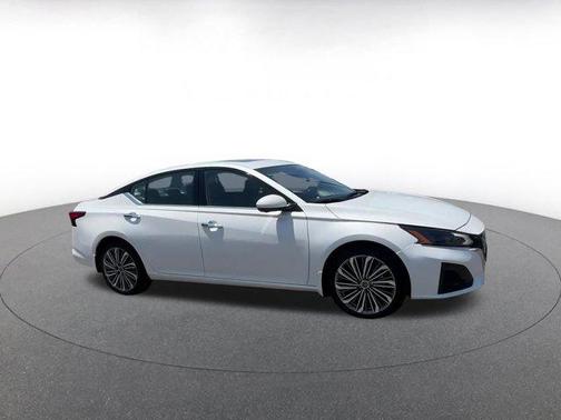 2024 Nissan Altima 2.5 SL