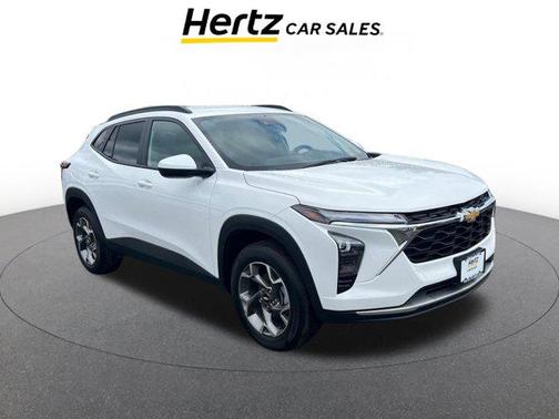 Summit White 2025 Chevrolet Trax LT
