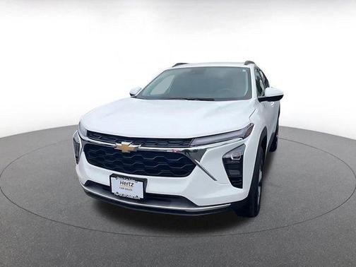Summit White 2025 Chevrolet Trax LT