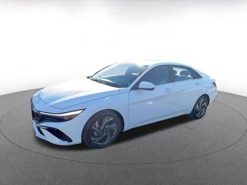 2025 Hyundai ELANTRA SEL