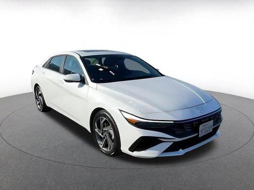 2025 Hyundai ELANTRA SEL