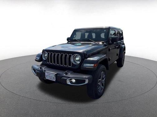 Black Clearcoat 2025 Jeep Wrangler 4-Door Sahara 4x4