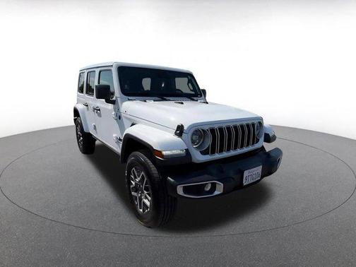 Bright White Clearcoat 2025 Jeep Wrangler 4-Door Sahara 4x4