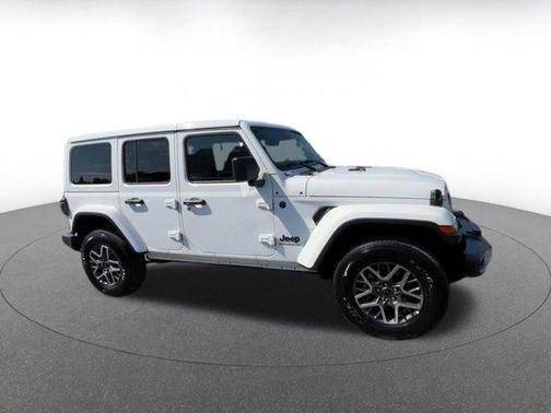 Bright White Clearcoat 2025 Jeep Wrangler 4-Door Sahara 4x4