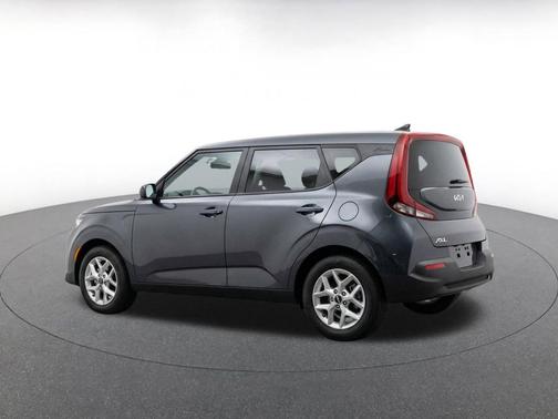 Gravity Gray 2025 Kia Soul LX