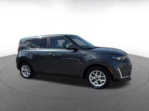 Gravity Gray 2025 Kia Soul LX