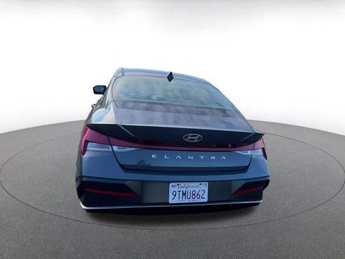 2025 Hyundai ELANTRA SEL