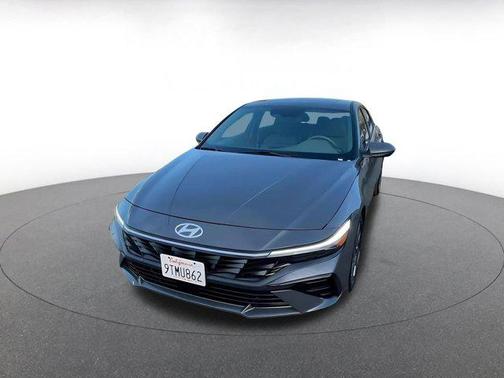 2025 Hyundai ELANTRA SEL