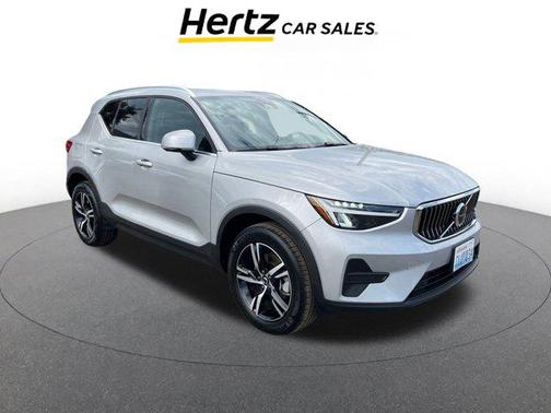2024 Volvo XC40 CORE