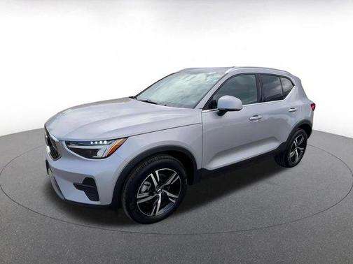 2024 Volvo XC40 CORE