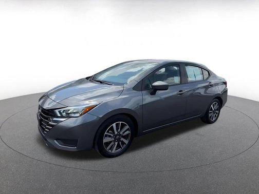 Gun Metallic 2025 Nissan Versa 1.6 SV