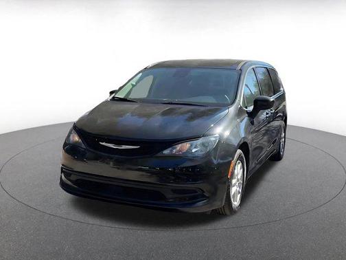 2024 Chrysler Voyager LX