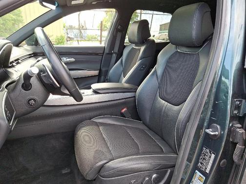 2023 Genesis GV70 2.5T