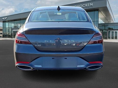 Makalu Gray 2026 Genesis G70 2.5T Prestige