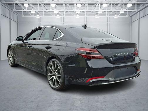 2022 Genesis G70 2.0T