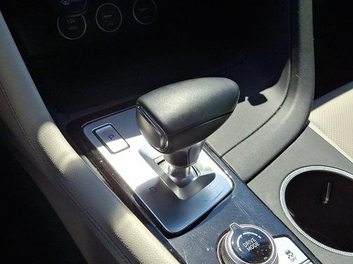 2022 Genesis G70 2.0T