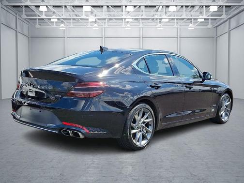2022 Genesis G70 2.0T