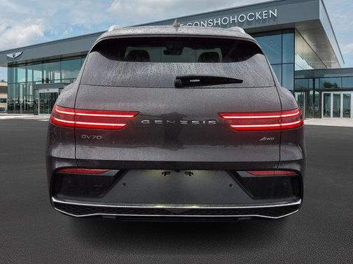 2026 Genesis GV70 2.5T Advanced