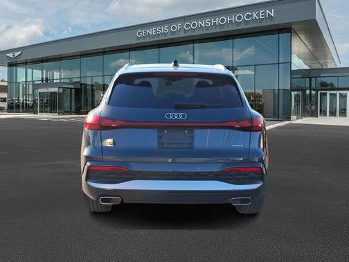 Tambora Gray Metallic 2025 Audi Q5 2.0T quattro Premium