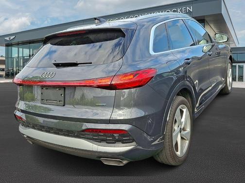 Tambora Gray Metallic 2025 Audi Q5 2.0T quattro Premium