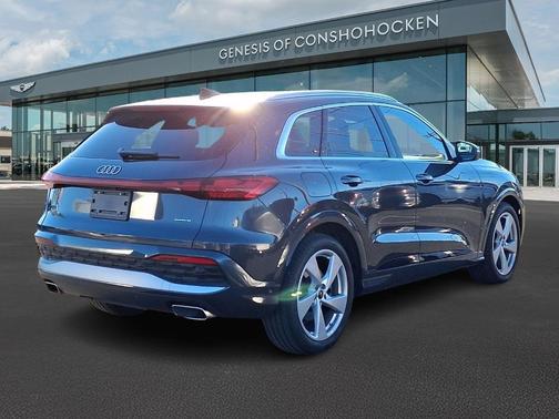 Tambora Gray Metallic 2025 Audi Q5 2.0T quattro Premium